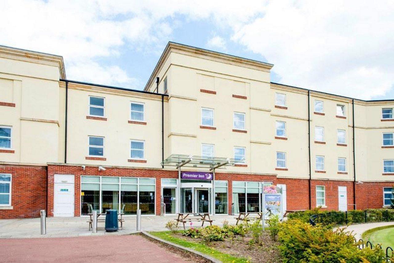 Premier Inn Stoke - Trentham Gardens Экстерьер фото