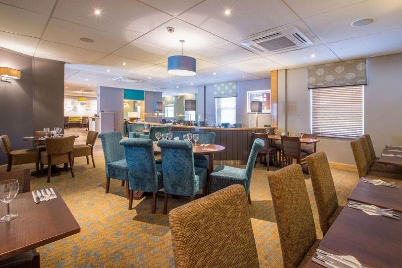 Premier Inn Stoke - Trentham Gardens Экстерьер фото