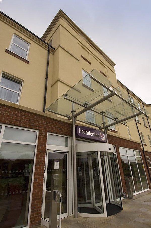 Premier Inn Stoke - Trentham Gardens Экстерьер фото