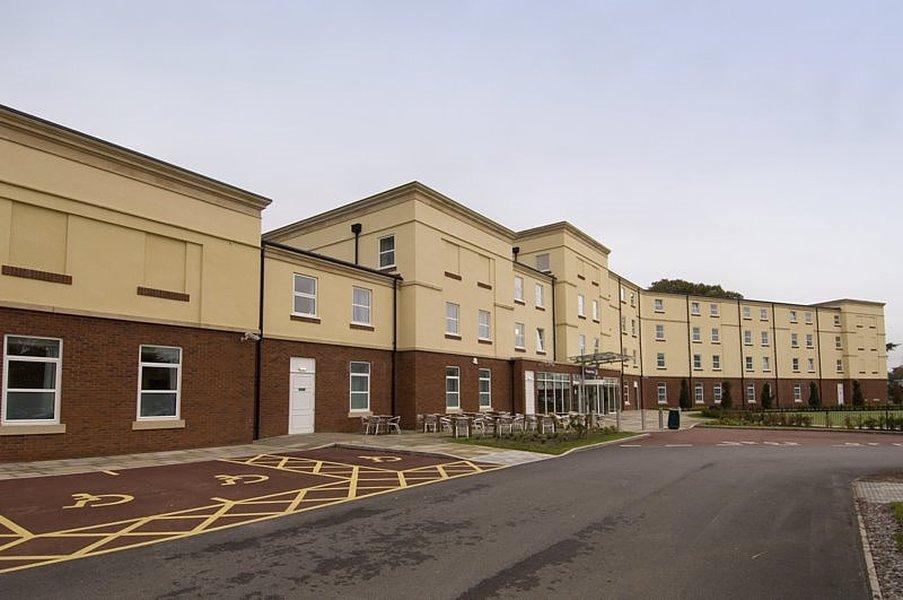Premier Inn Stoke - Trentham Gardens Экстерьер фото
