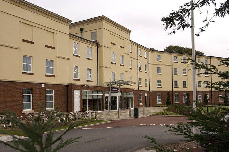 Premier Inn Stoke - Trentham Gardens Экстерьер фото