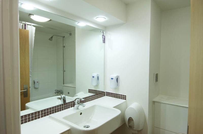 Premier Inn Stoke - Trentham Gardens Экстерьер фото
